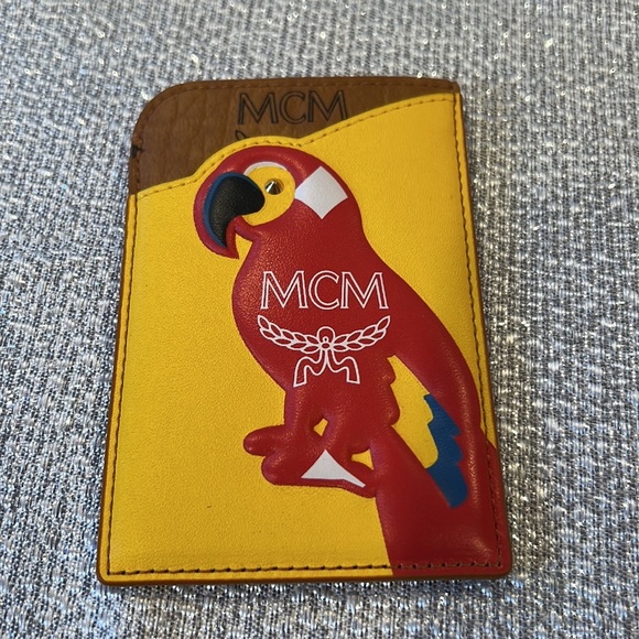 🦜MCM🦜Park N/S Zoo Parrot Card Case in Visetos Leather Mix - Picture 8 of 13
